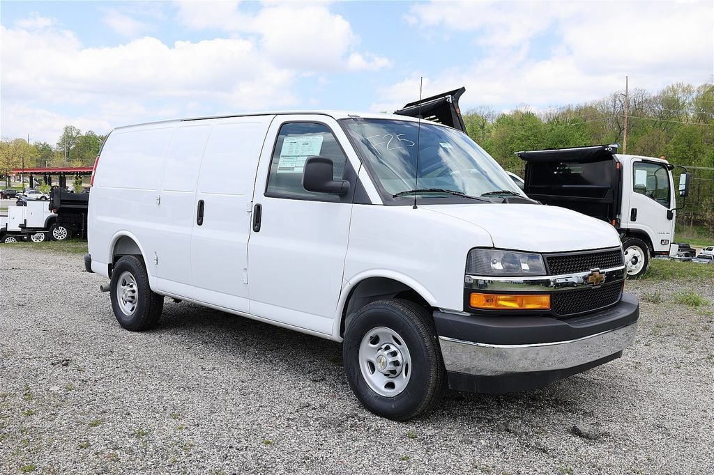New 2026 Chevrolet Express 2500 w/ Driver Convenience Package RWD image 15