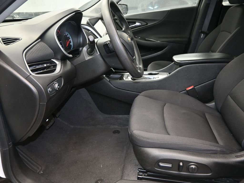 Used 2023 Chevrolet Malibu LT image 13