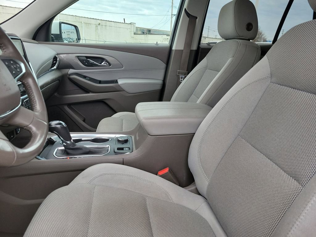 Certified 2020 Chevrolet Traverse LT w/ Driver Confidence II Package image 22