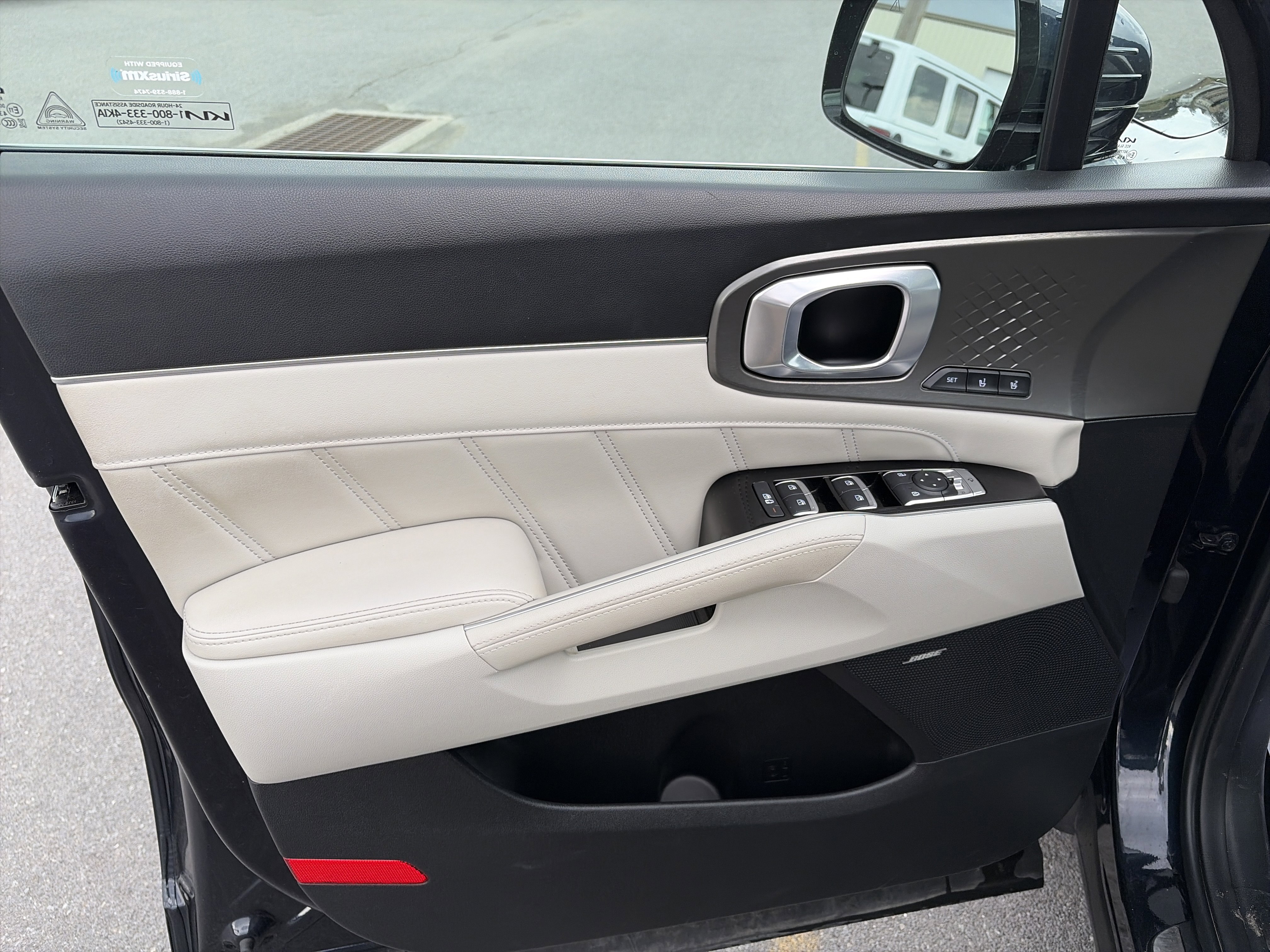 Used 2023 Kia Sorento SX Prestige w/ Panoramic Sunroof Package AWD/4WD image 16