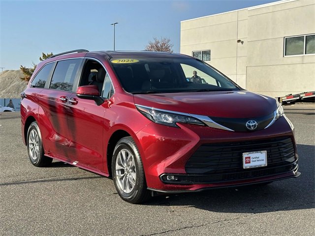 Used 2025 Toyota Sienna XLE