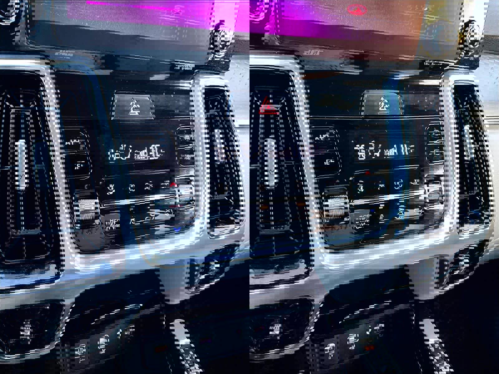 Used 2023 Kia Sorento SX Prestige w/ Panoramic Sunroof Package image 27