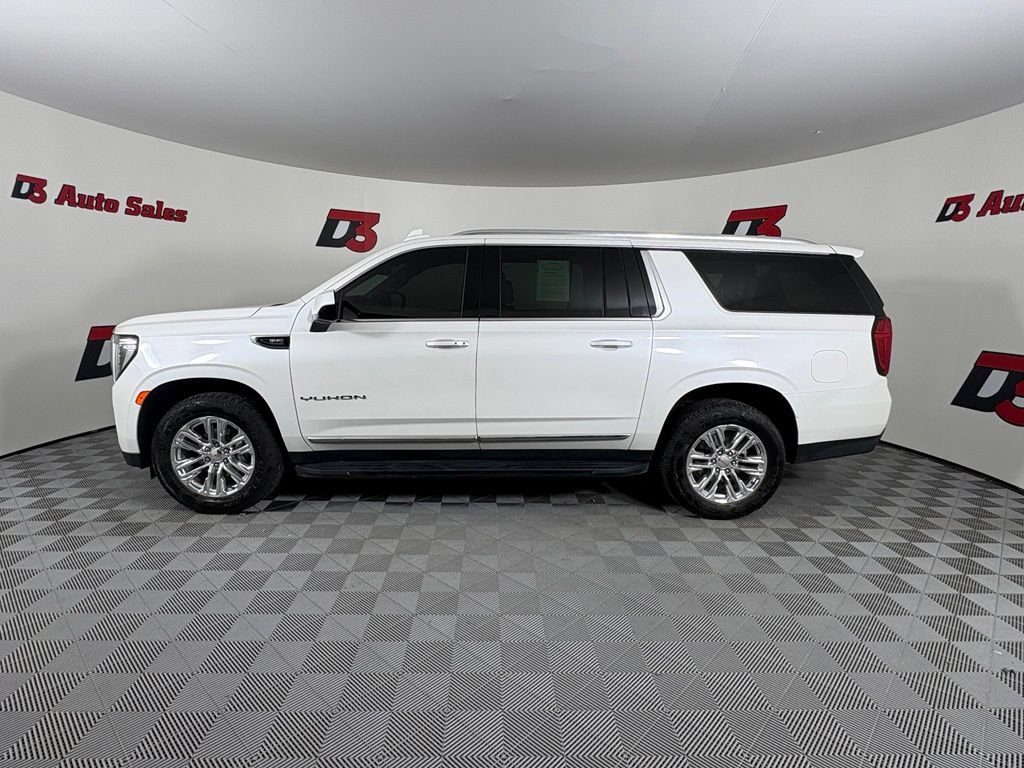 Used 2023 GMC Yukon XL SLT AWD/4WD image 3
