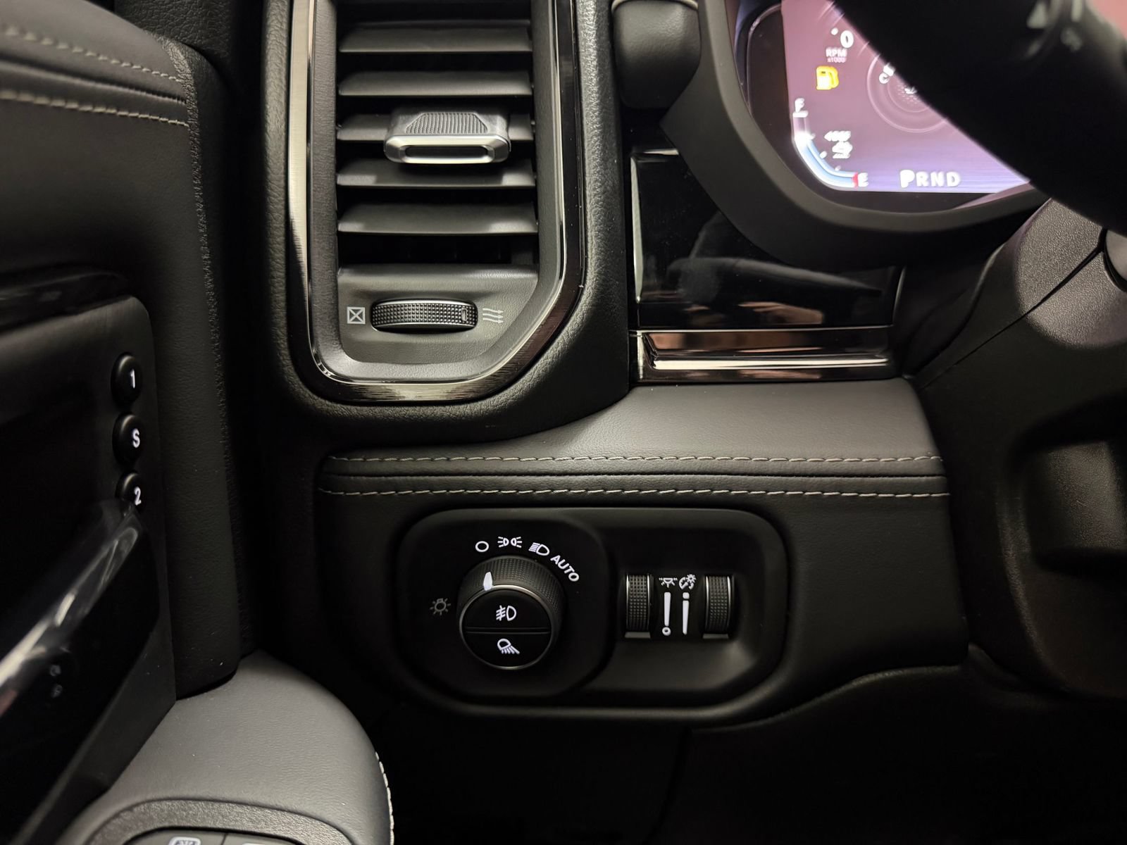 New 2026 RAM 3500 Limited AWD/4WD image 35