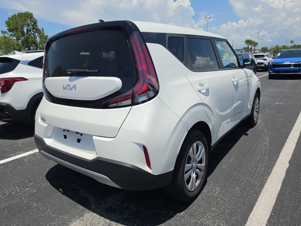 Certified 2024 Kia Soul LX FWD image 17
