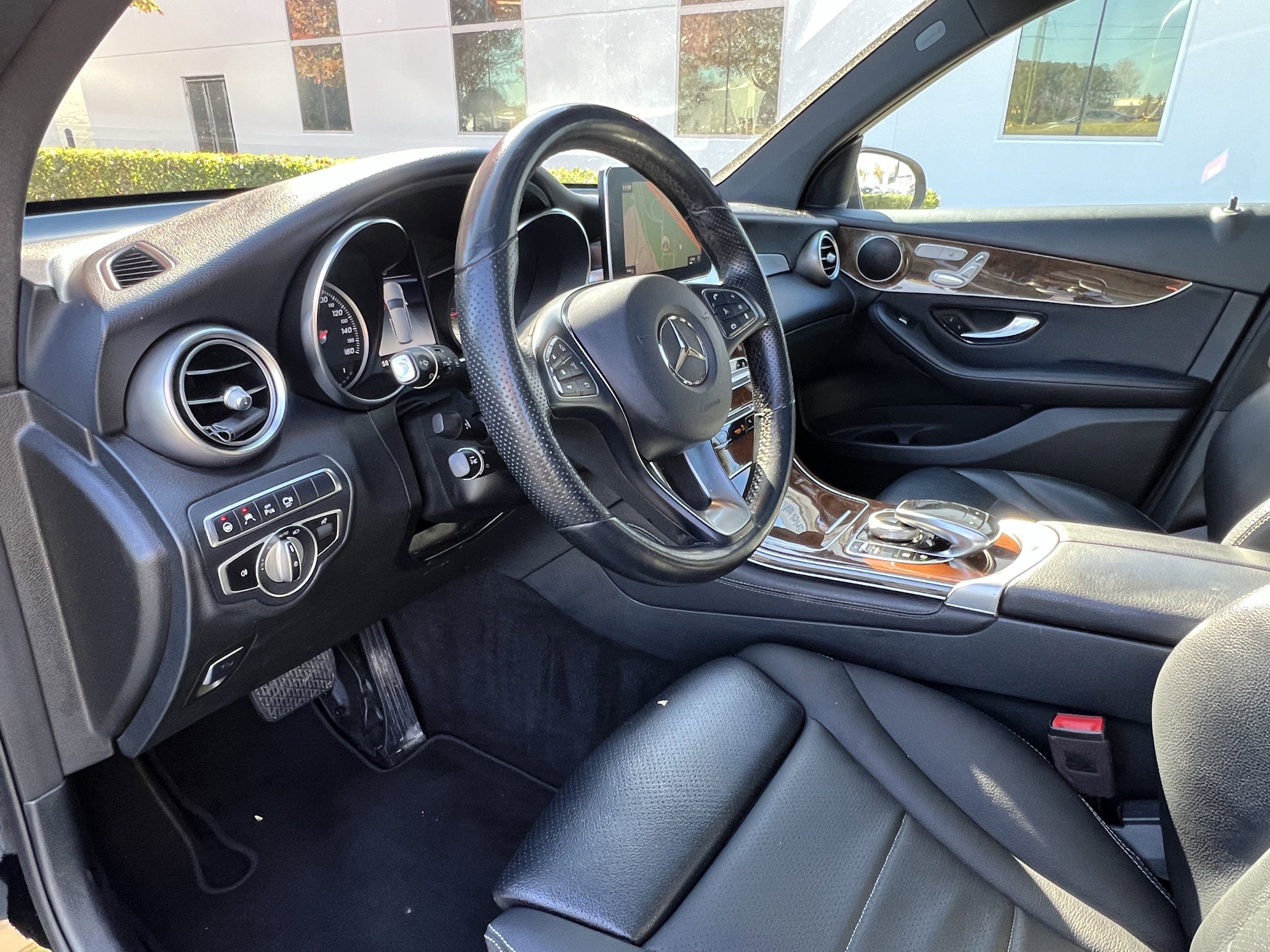 Certified 2019 Mercedes-Benz GLC 300 4MATIC w/ Driver Assistance Package image 17