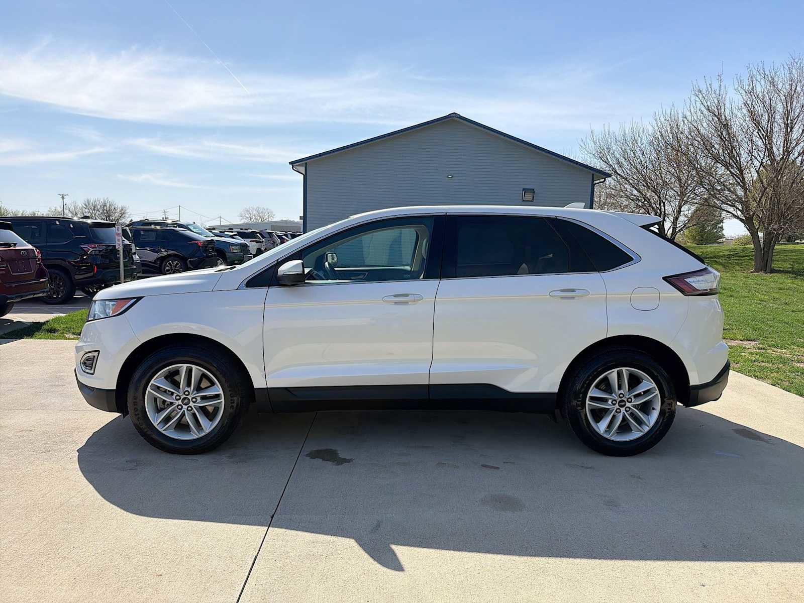 Used 2016 Ford Edge SEL w/ Equipment Group 201A AWD/4WD image 3