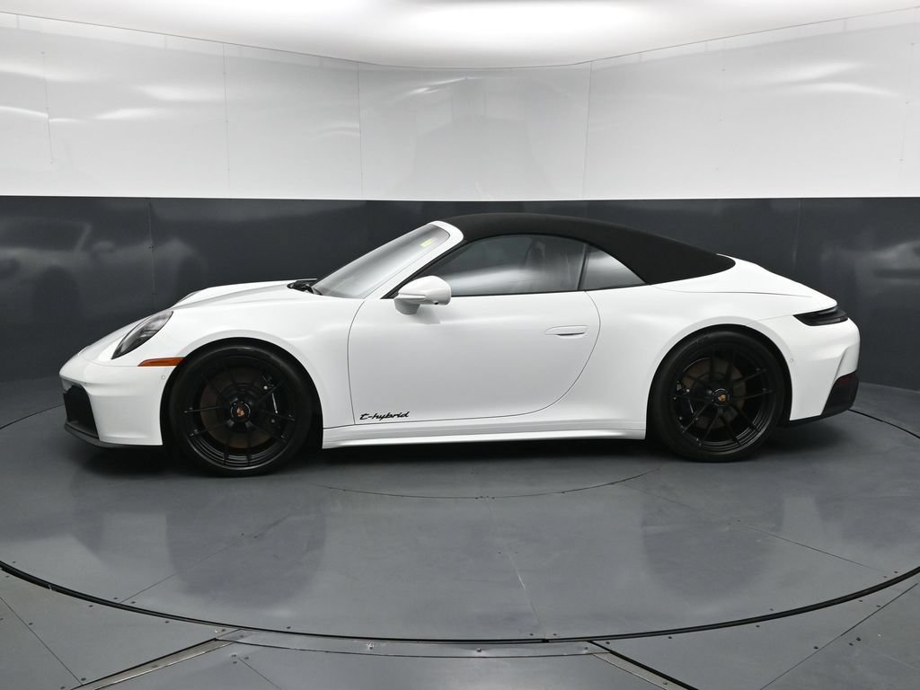 Used 2026 Porsche 911 Carrera GTS RWD image 2