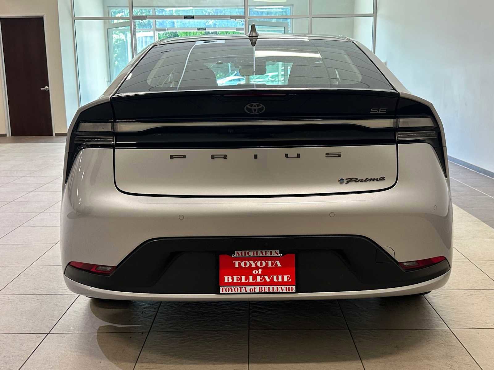 Used 2024 Toyota Prius Prime FWD image 5