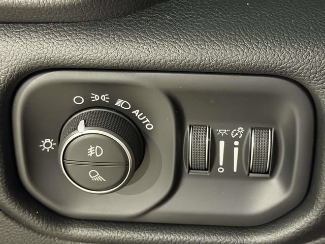 Used 2020 RAM 1500 Laramie w/ Sport Appearance Package AWD/4WD image 37