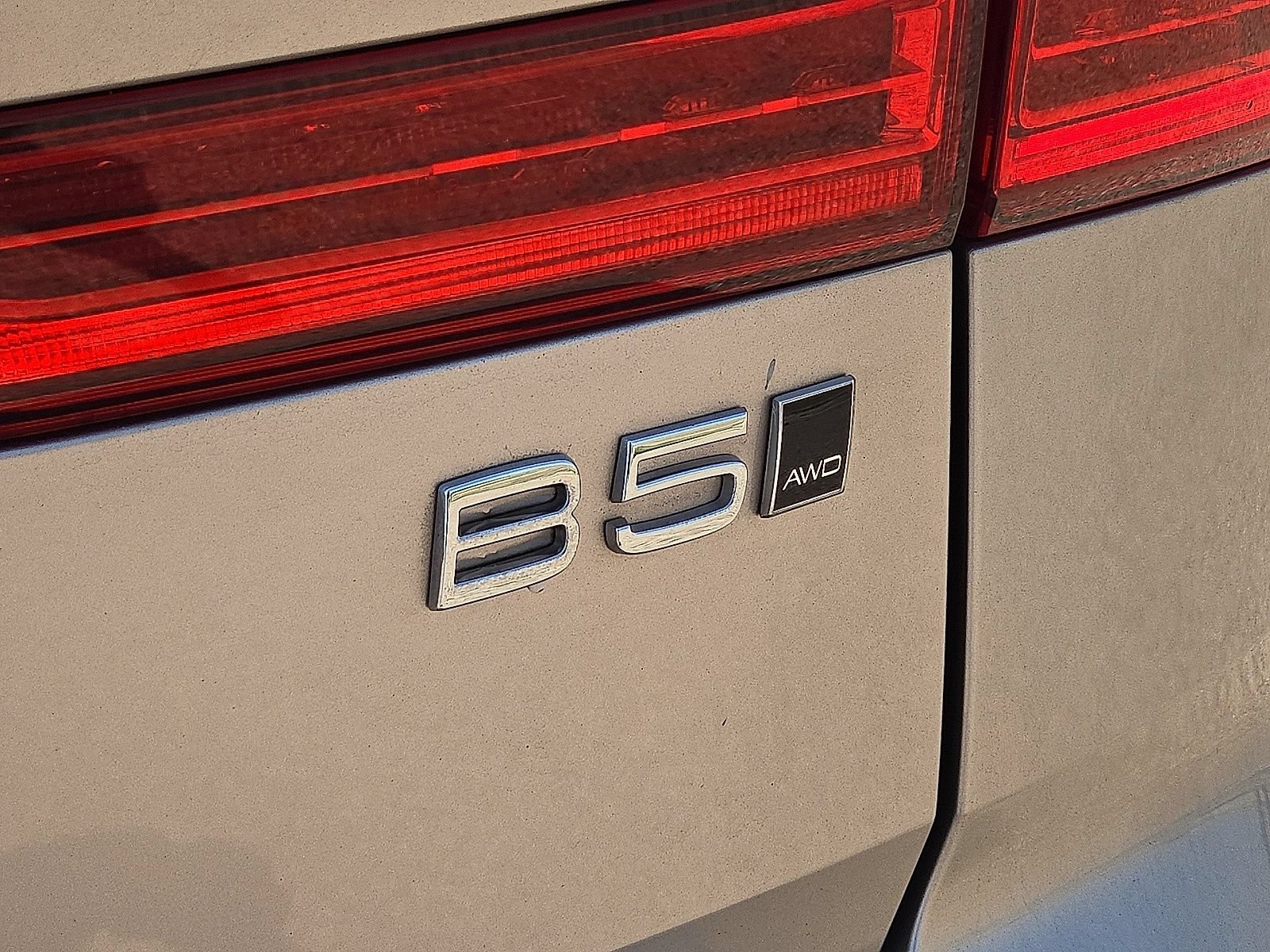 Certified 2024 Volvo XC60 B5 Core AWD/4WD image 13