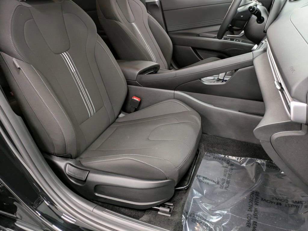 Used 2023 Hyundai Elantra SEL w/ Convenience Package image 28