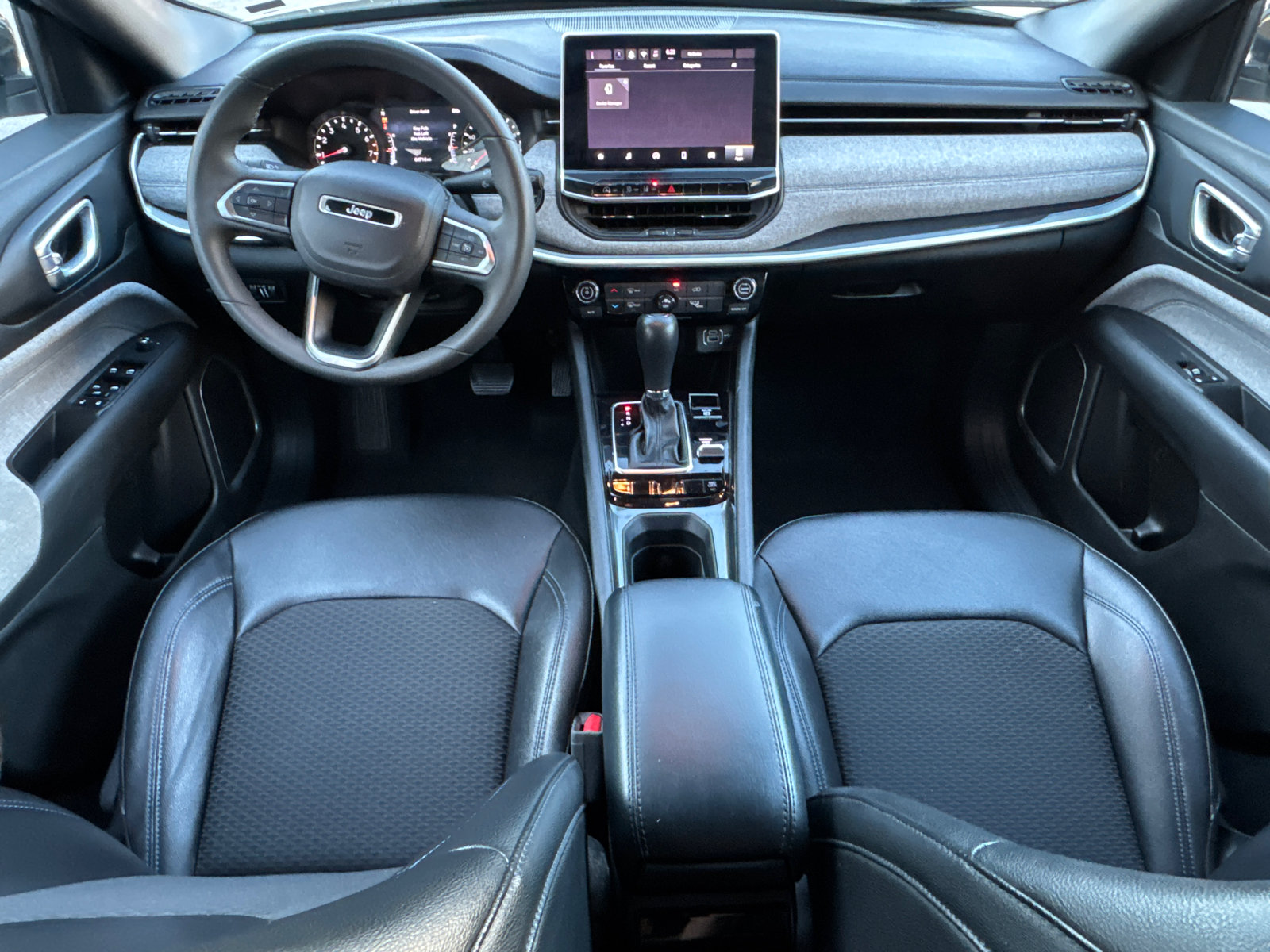 Used 2024 Jeep Compass Latitude AWD/4WD image 24