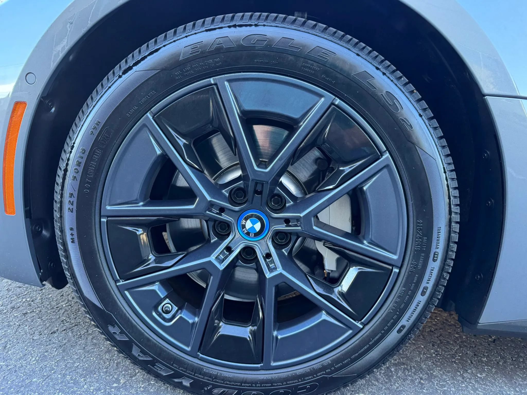Used 2023 BMW i4 eDrive35 w/ Premium Package RWD image 19