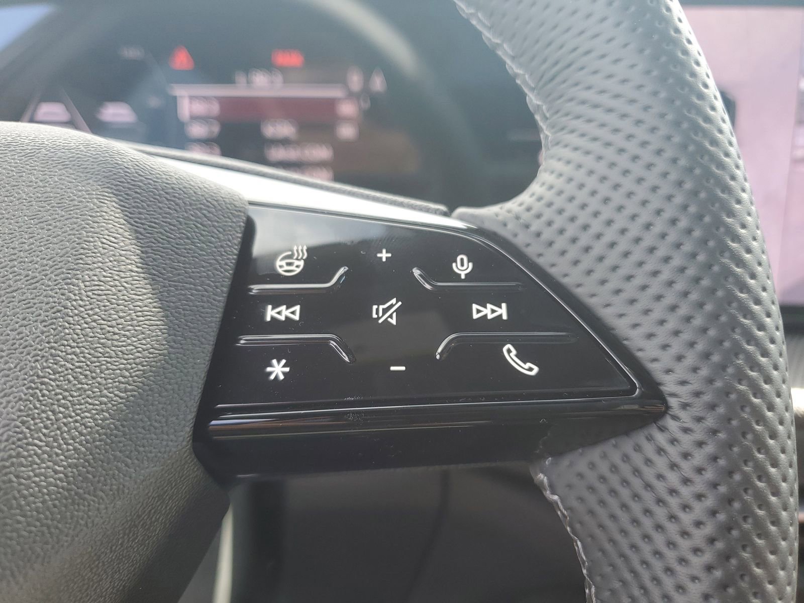 New 2025 Audi SQ5 Premium Plus image 31