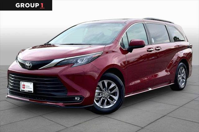 Certified 2026 Toyota Sienna XLE FWD image 1