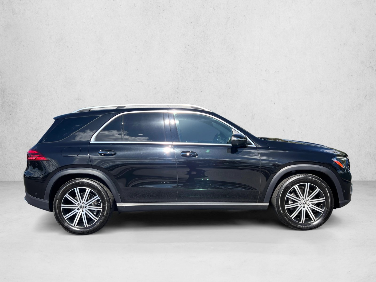 Certified 2026 Mercedes-Benz GLE 350 4MATIC image 4