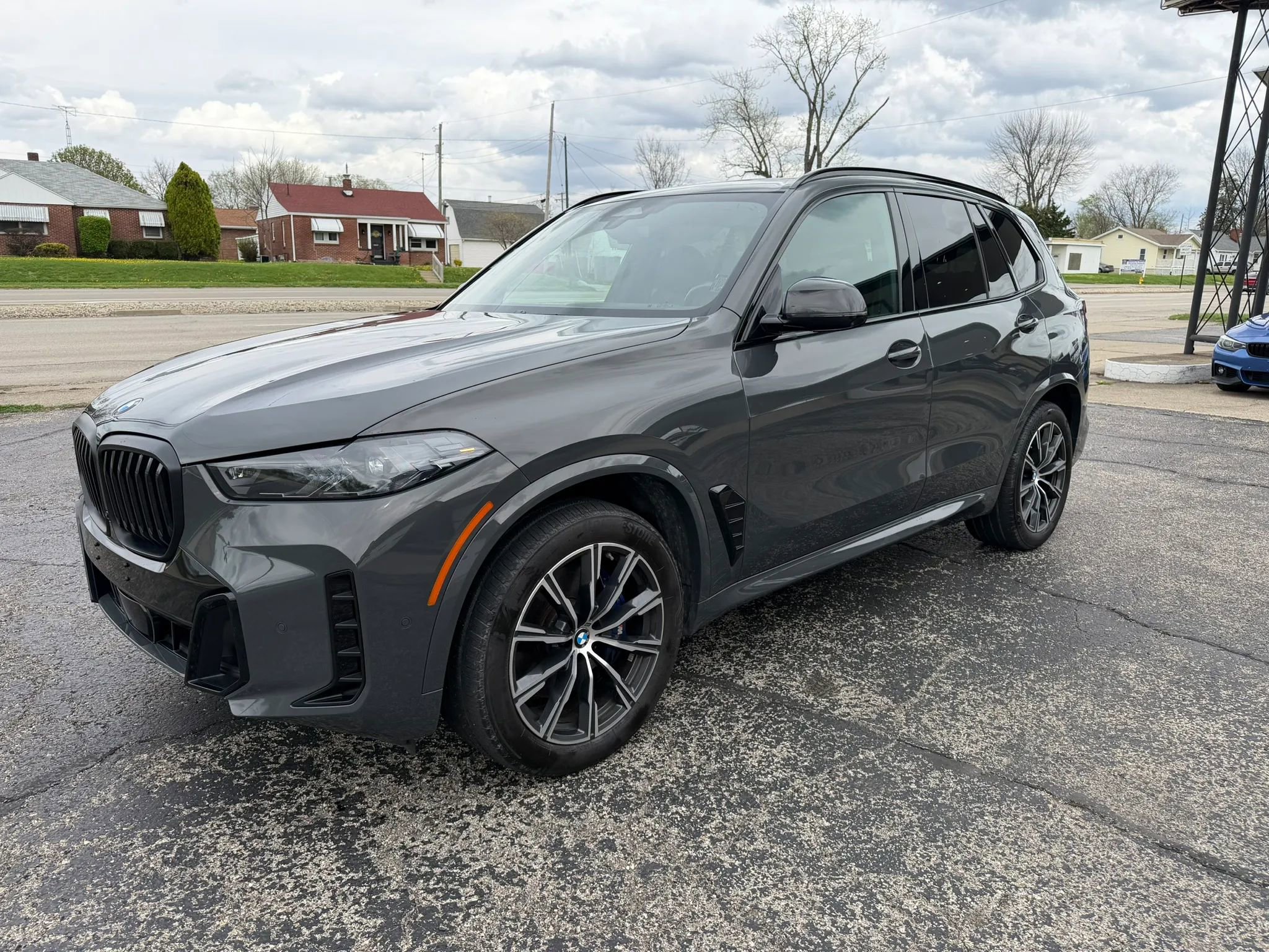 Used 2024 BMW X5 xDrive40i w/ Premium Essential Package image 4