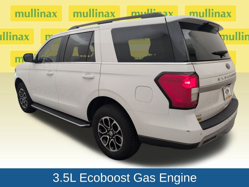 Certified 2023 Ford Expedition XLT image 10