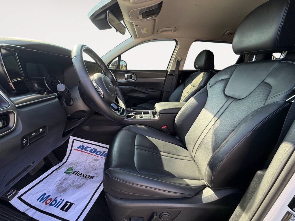 Used 2023 Kia Sorento S FWD image 9