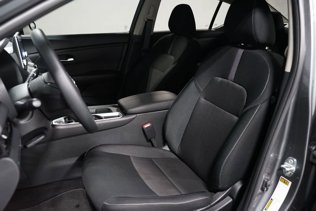 Used 2025 Nissan Sentra SV image 23