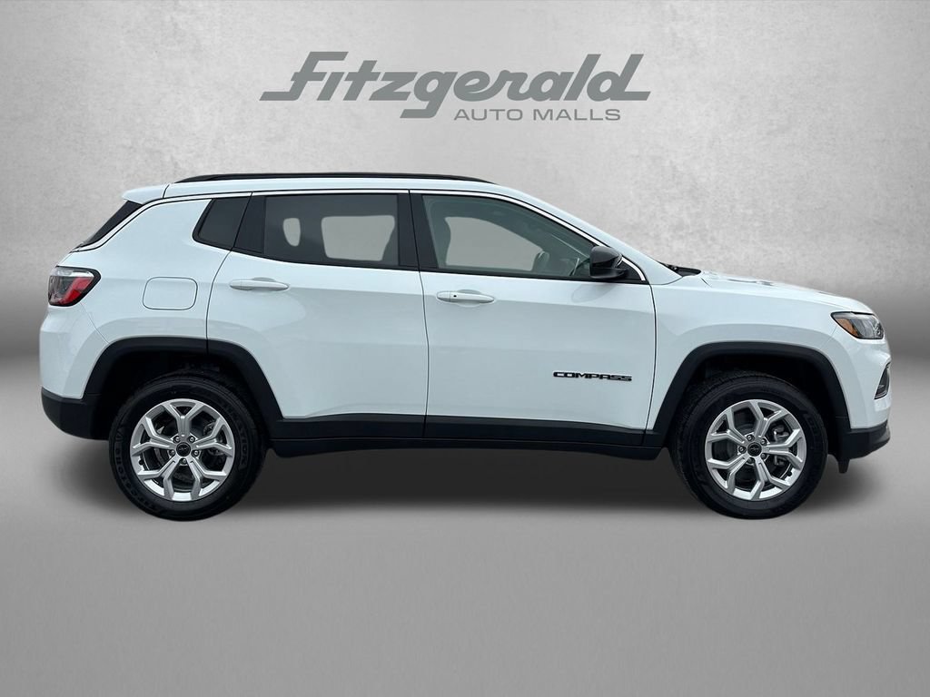 New 2026 Jeep Compass Latitude AWD/4WD image 4