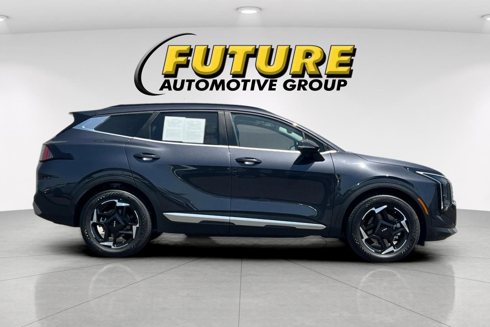 Used 2026 Kia Sportage EX w/ EX Panorama Roof Package FWD image 3