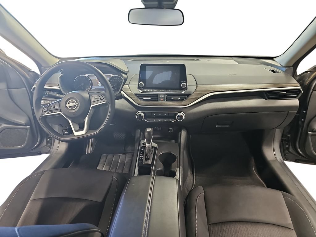 Certified 2025 Nissan Altima 2.5 SV FWD image 9