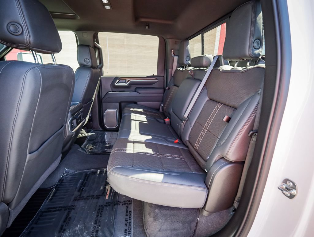 Used 2025 Chevrolet Silverado 2500 High Country w/ High Country Premium Package AWD/4WD image 31