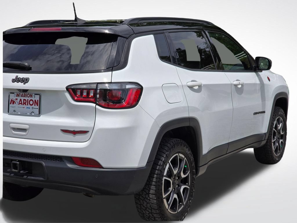 Used 2024 Jeep Compass Trailhawk w/ Trailhawk Convenience Group AWD/4WD image 50