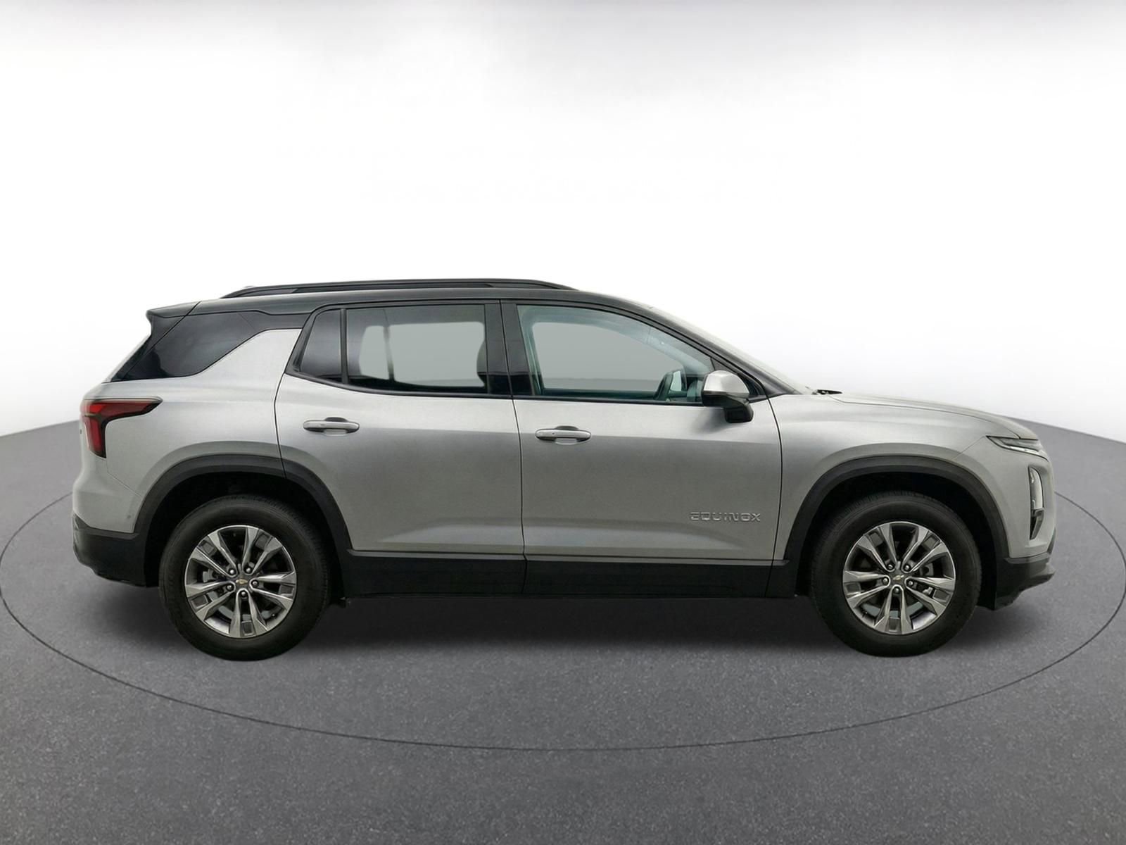 Used 2025 Chevrolet Equinox LT FWD image 11
