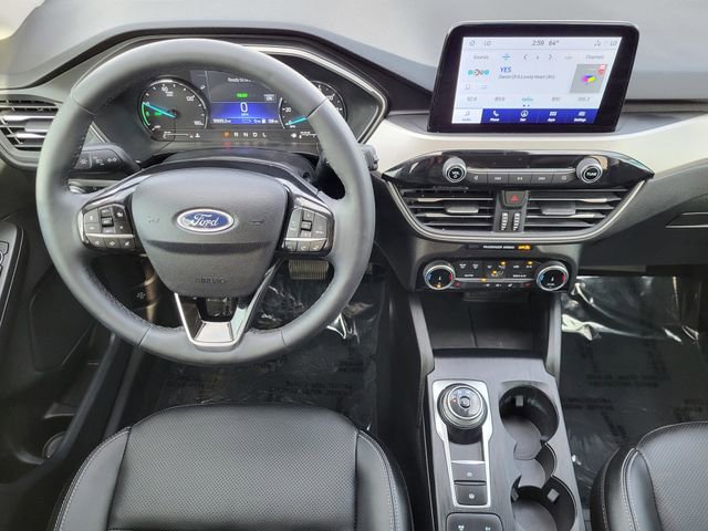 Used 2022 Ford Escape SEL w/ Class II Trailer Tow Package image 2