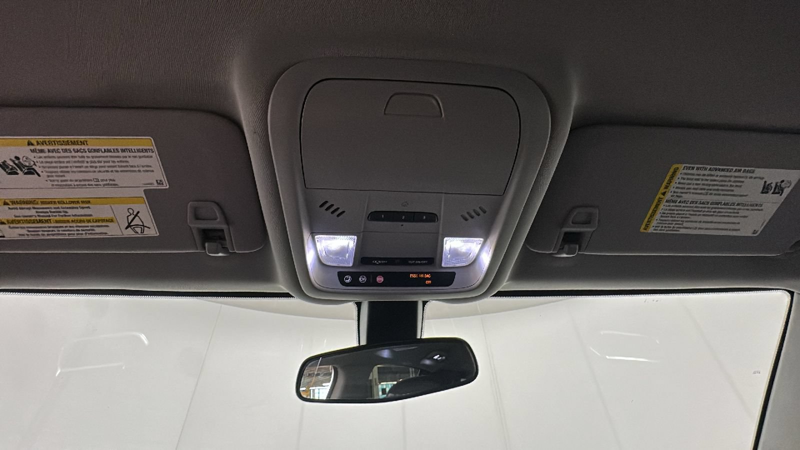 Used 2018 Chevrolet Equinox LT AWD/4WD image 27