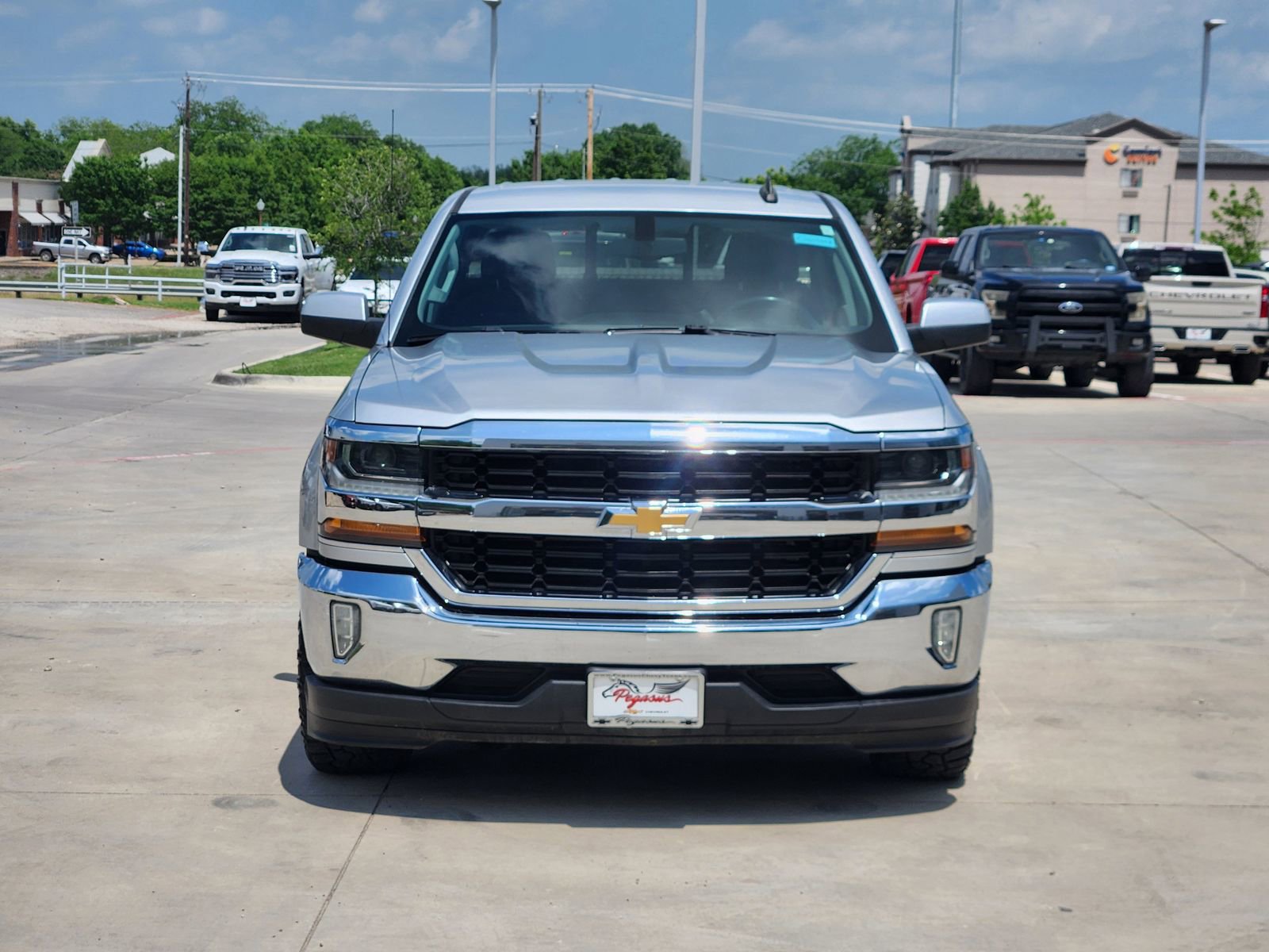 Used 2018 Chevrolet Silverado 1500 LT w/ Texas Edition RWD image 6