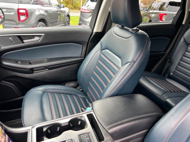 Certified 2022 Ford Edge SEL w/ Sport Appearance Package AWD/4WD image 8