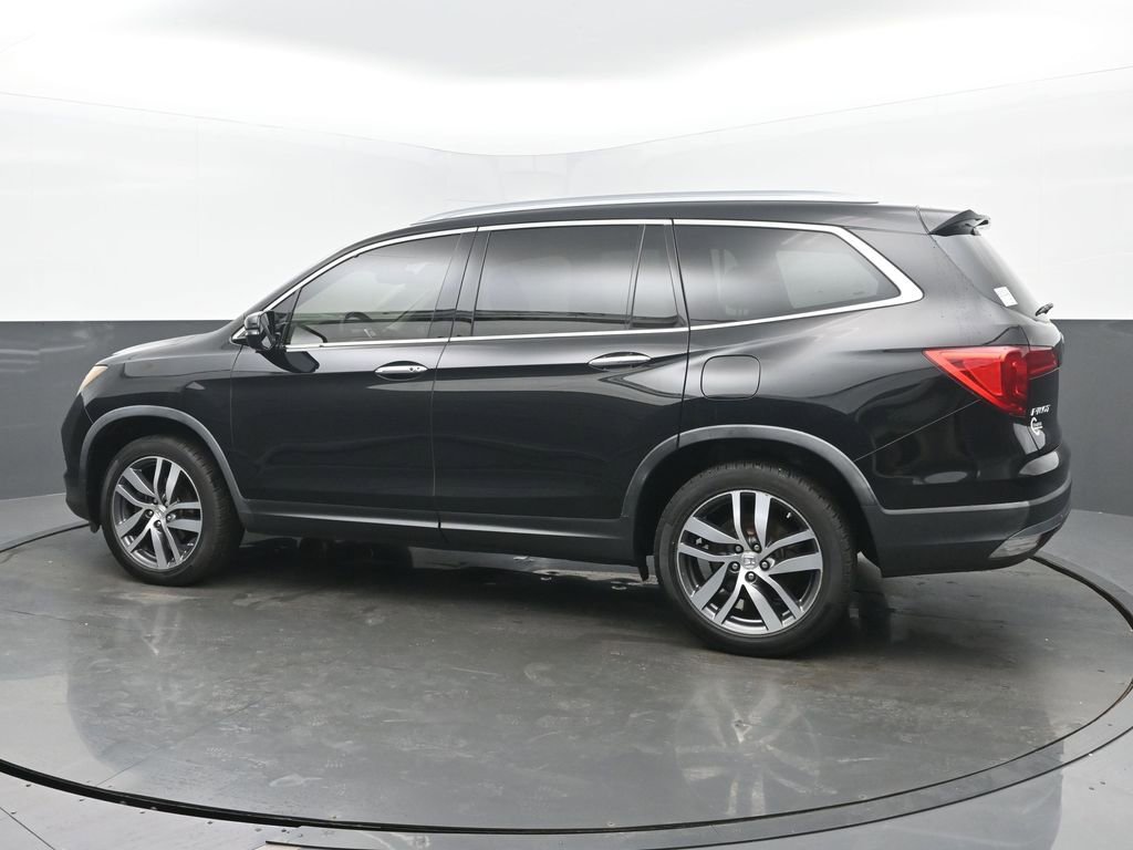 Used 2017 Honda Pilot Touring image 3