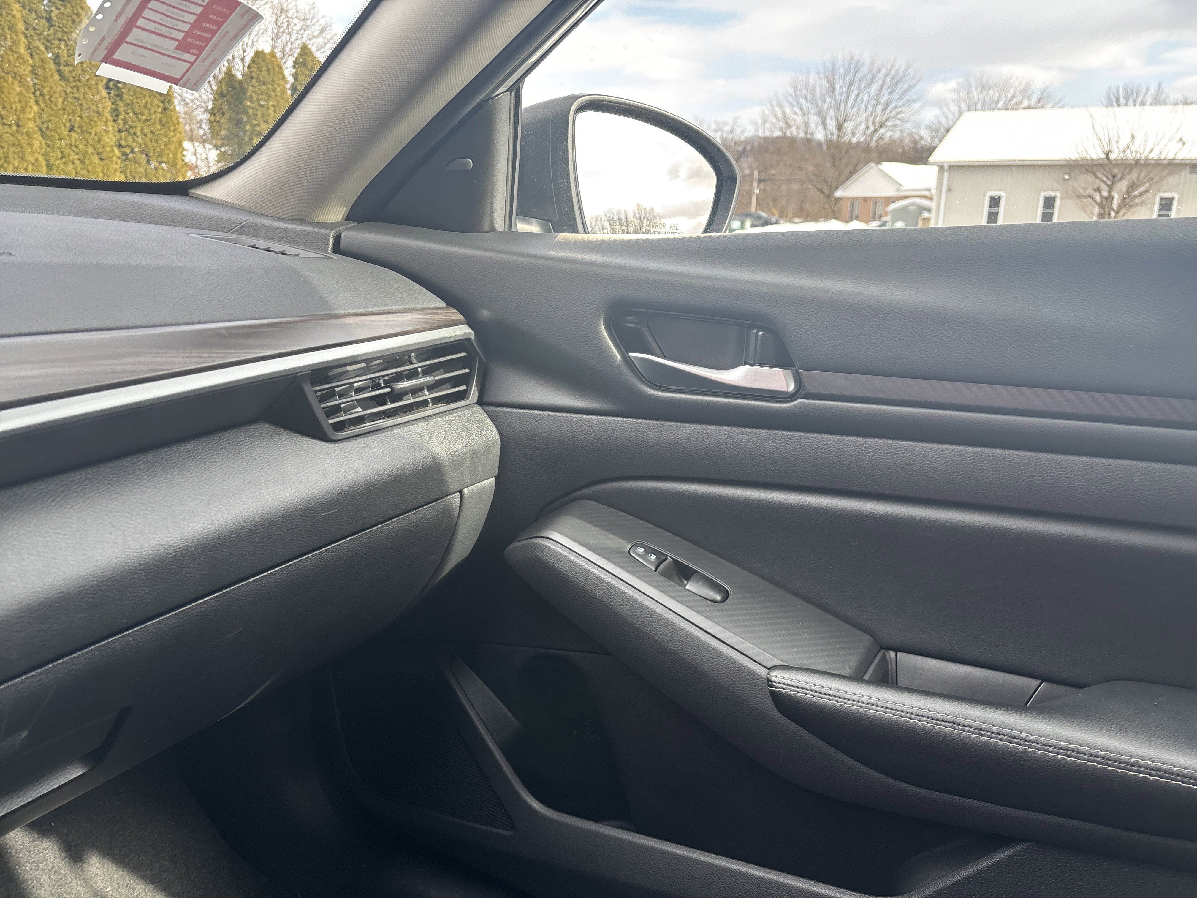 Used 2024 Nissan Altima 2.5 SV image 23