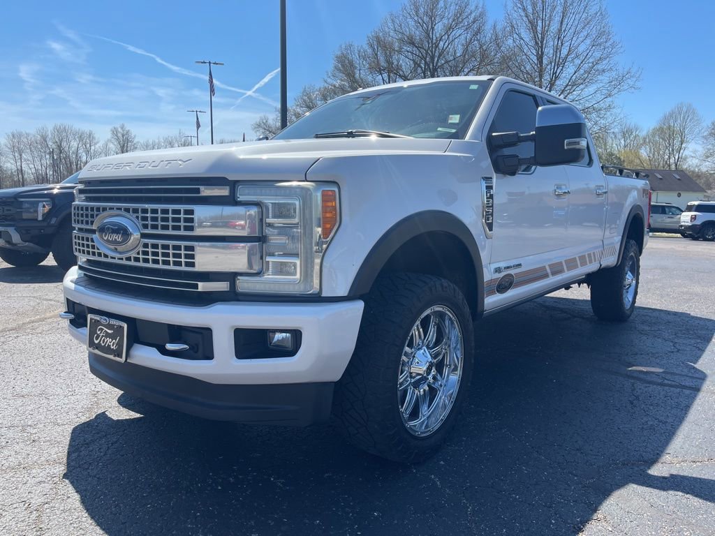 Used 2017 Ford F350 Platinum w/ Platinum Ultimate Package image 2