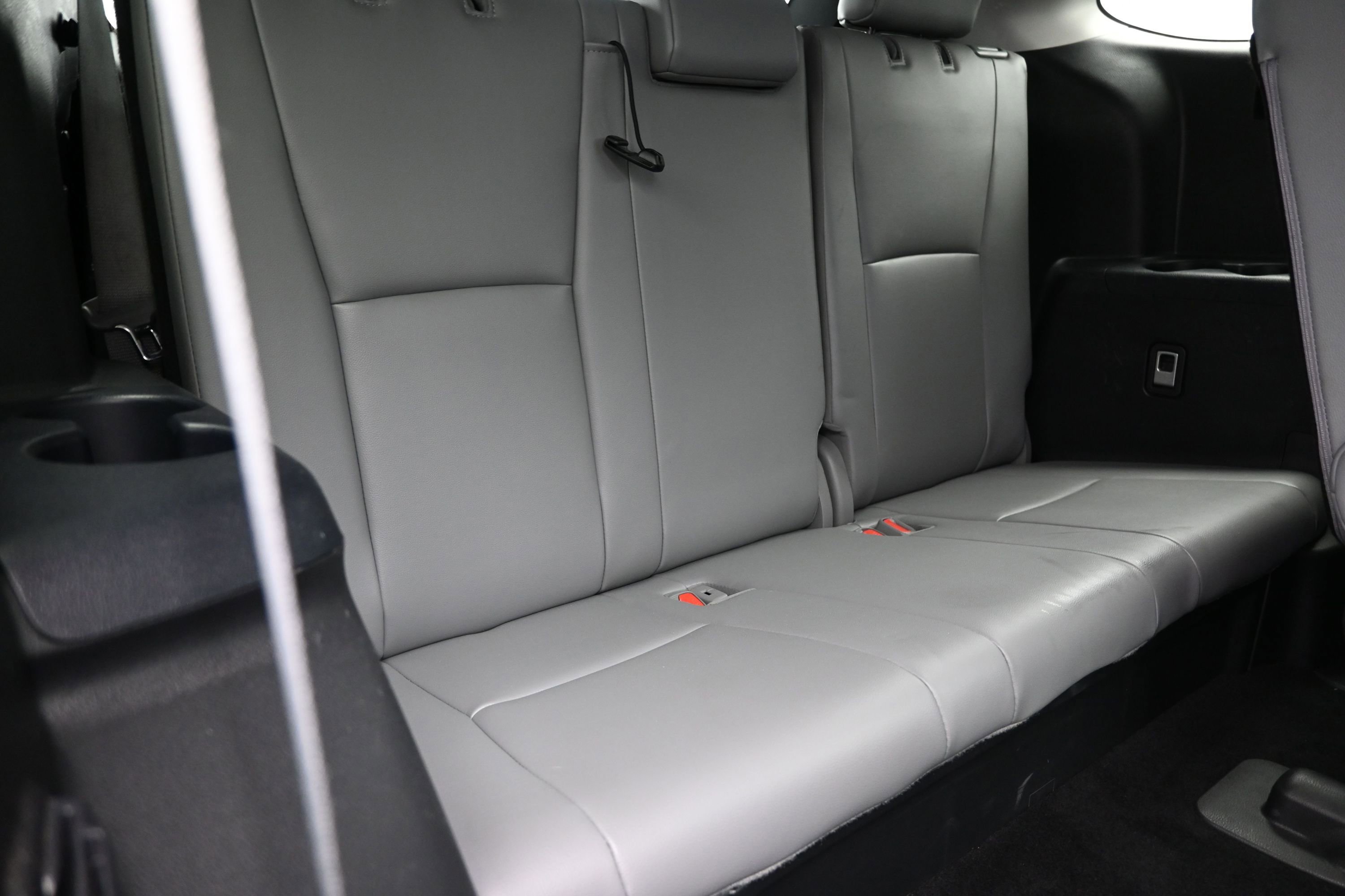 Used 2021 Toyota Highlander XLE AWD/4WD image 41