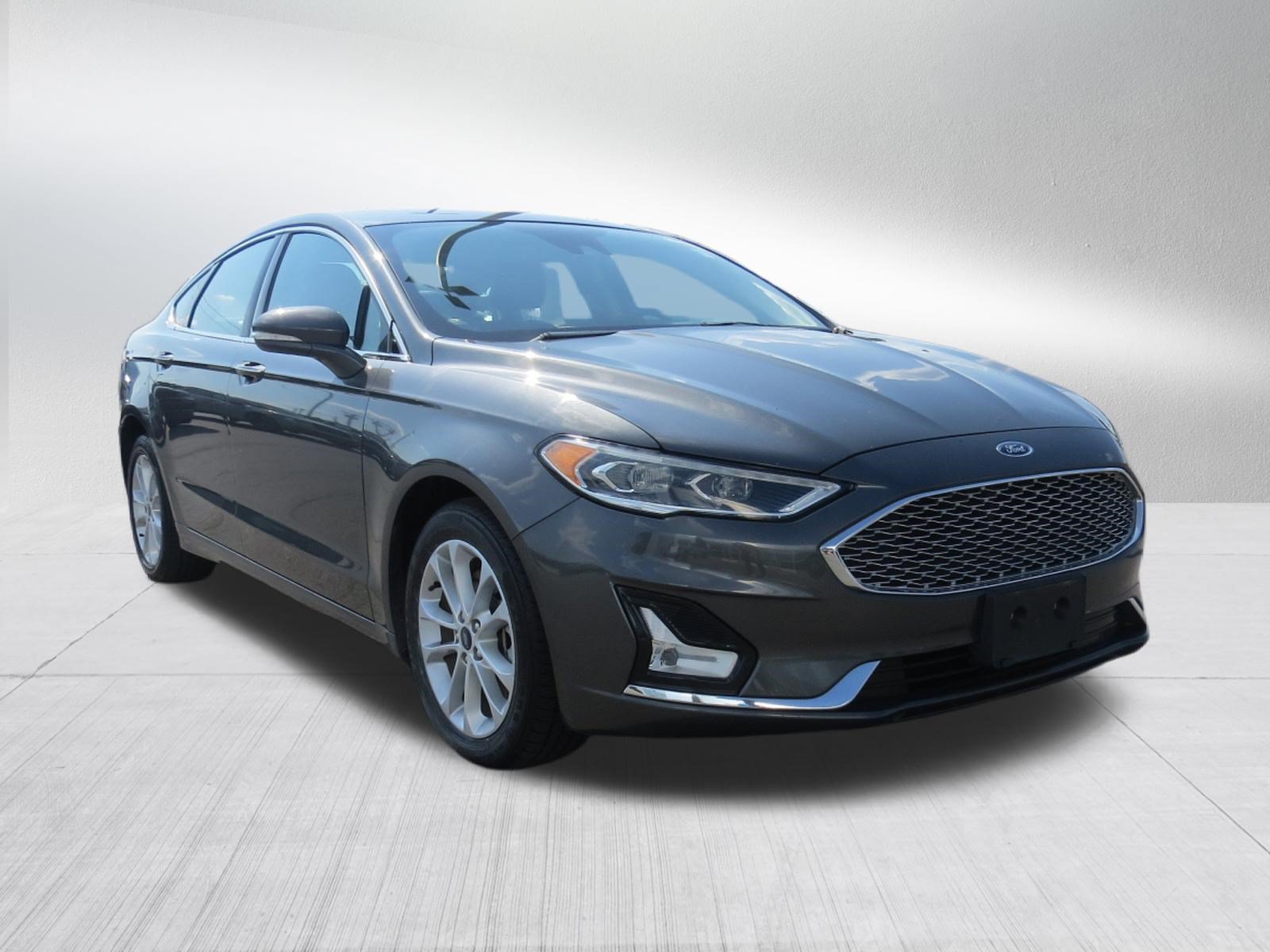 Used 2019 Ford Fusion Energi Titanium FWD image 9