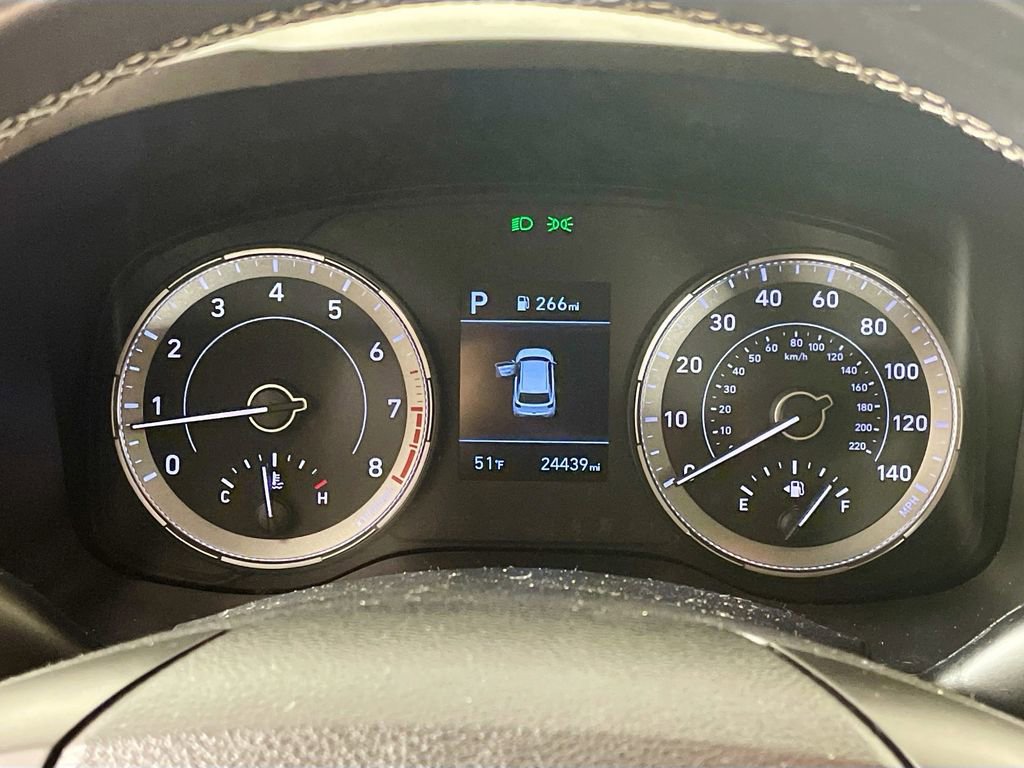 Used 2022 Hyundai Venue SEL w/ Cargo Package image 16