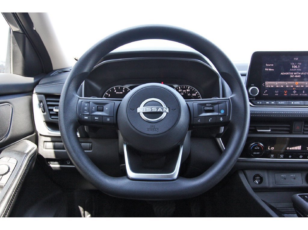 Used 2024 Nissan Rogue SV FWD image 15