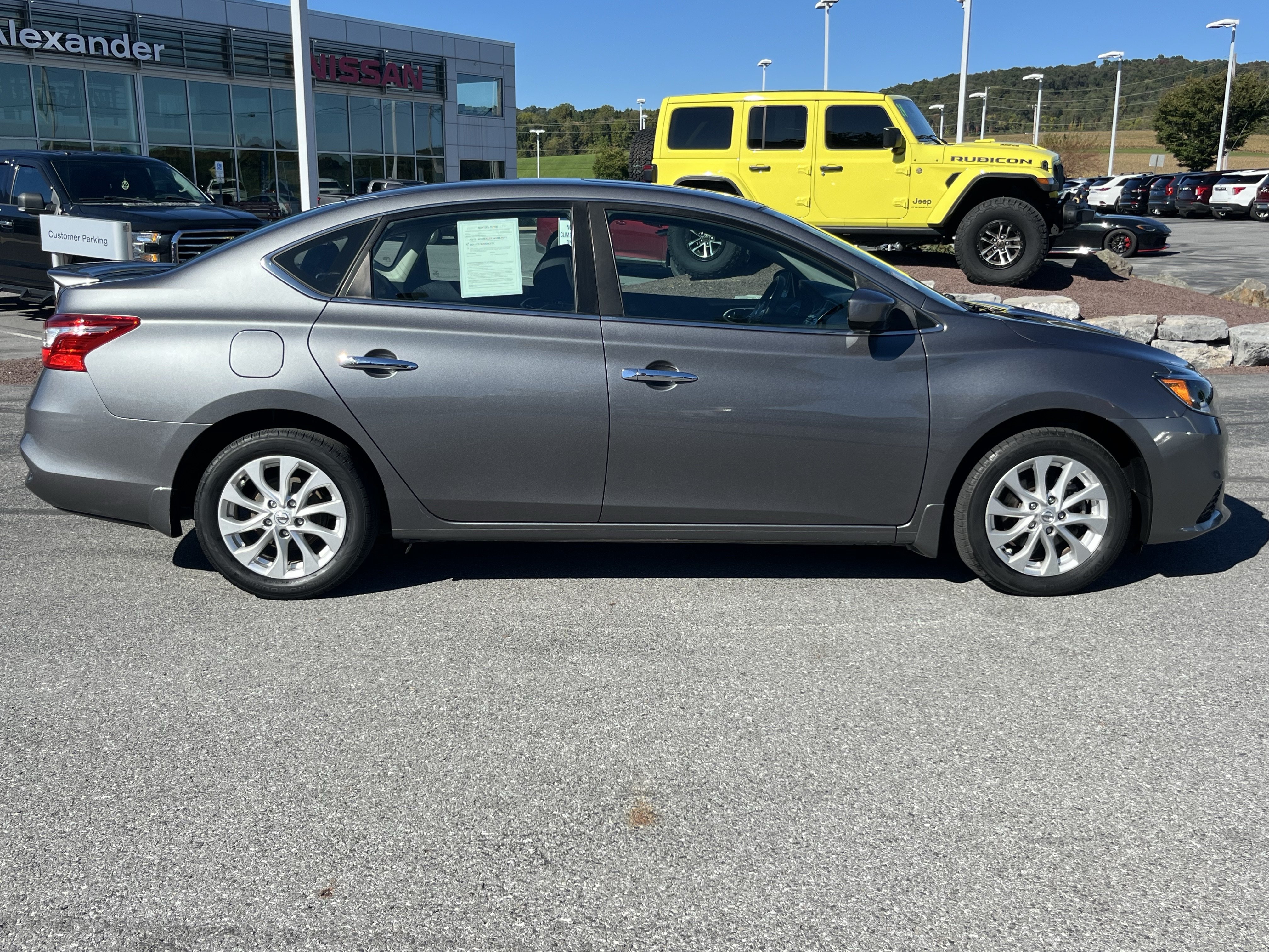 Used 2017 Nissan Sentra SV w/ Style Package FWD image 2