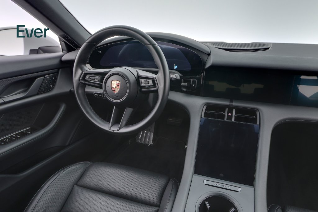 Used 2023 Porsche Taycan RWD image 25