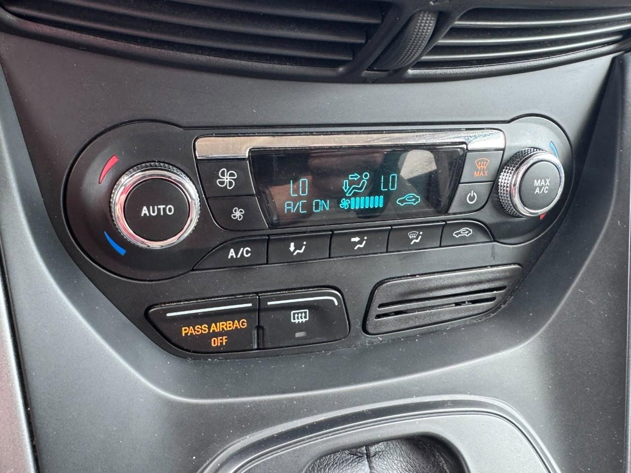 Used 2015 Ford Escape SE w/ Equipment Group 201A image 18