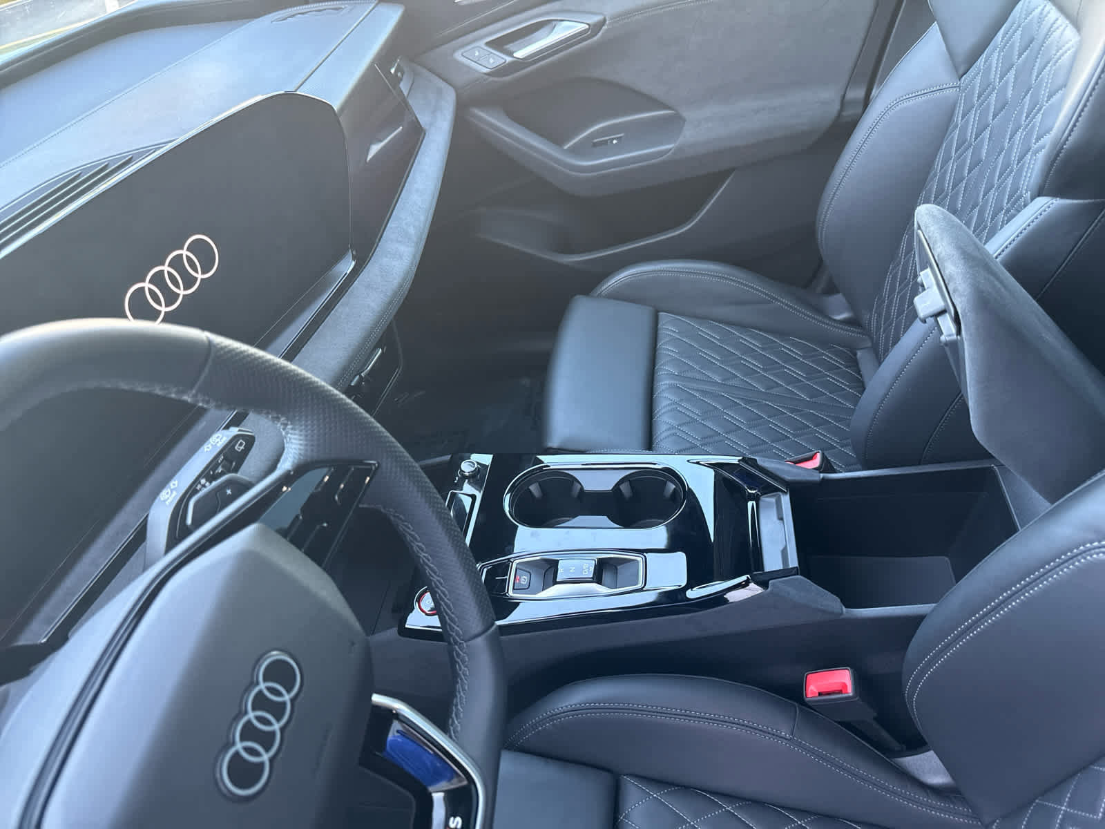 Used 2025 Audi SQ6 e-tron Prestige w/ Black Edition One image 15