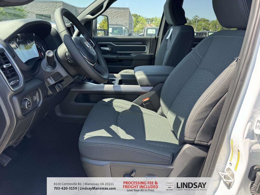 New 2026 RAM 3500 Big Horn AWD/4WD image 17