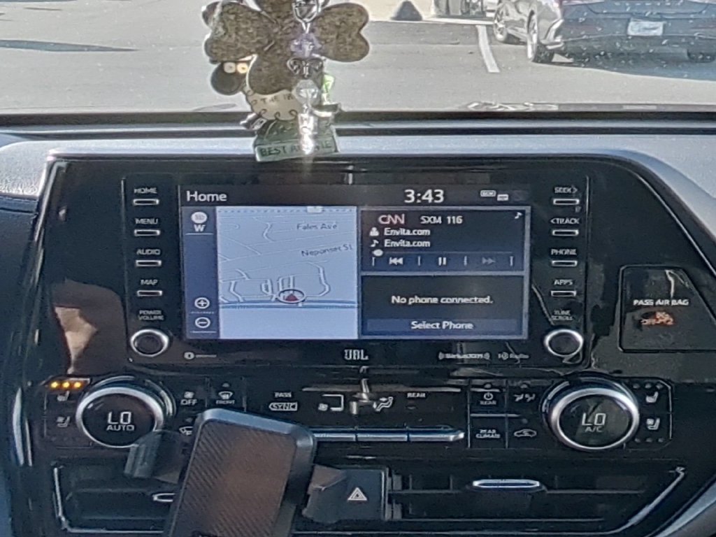 Certified 2021 Toyota Highlander Limited AWD/4WD image 9