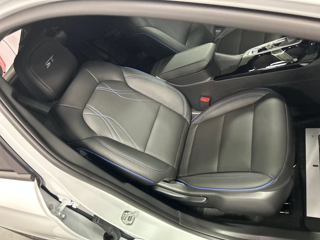 New 2026 Buick Envista Sport Touring w/ Convenience I Package FWD image 23