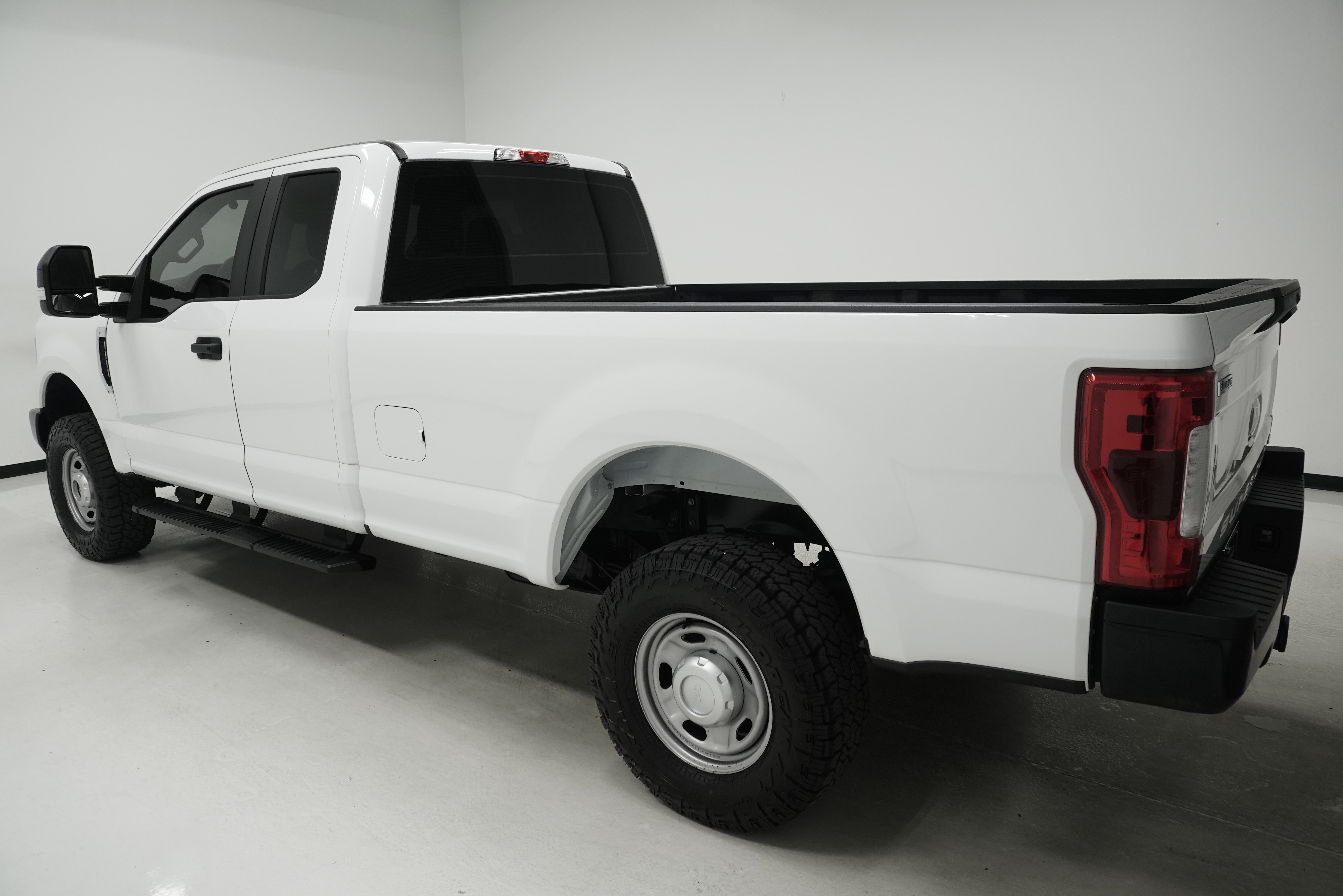 Used 2019 Ford F250 XL w/ Power Equipment Group AWD/4WD image 5